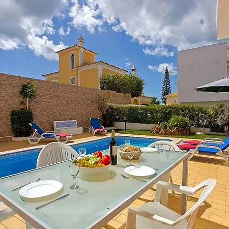 别墅 Sleeps 8 With Pool And Air Con *