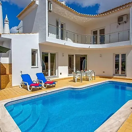 Sleeps 8 With Pool And Air Con 别墅