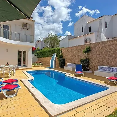 Sleeps 8 With Pool And Air Con