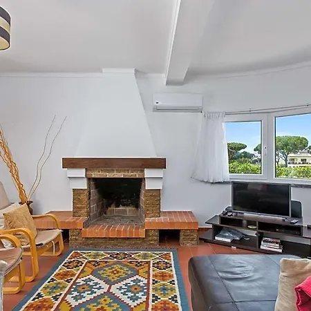 Sleeps 8 With Pool And Air Con 别墅 *