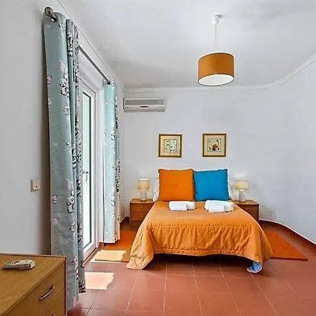 Sleeps 8 With Pool And Air Con Villa Vilamoura